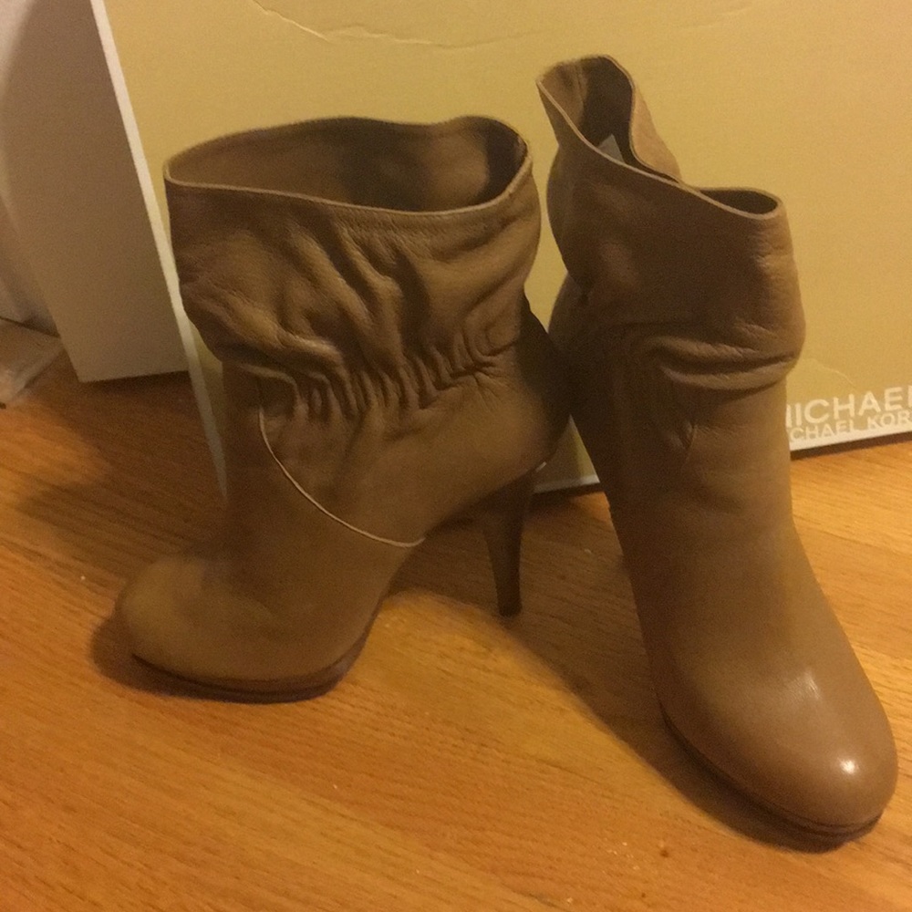 Slouchy Michael Kors, stiletto booties